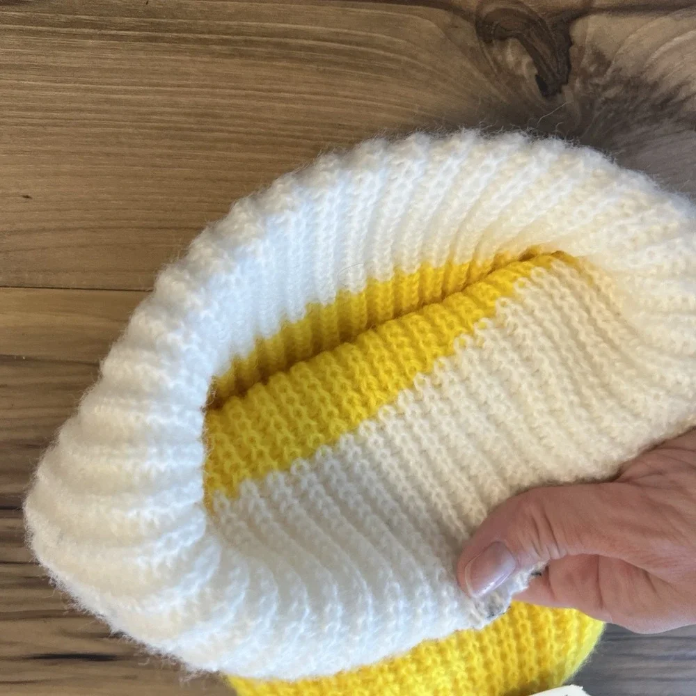 Vintage Rare 1952 Peanuts Lucy Yellow Pom Pom Knit Hat Made In USA Orlon Acrylic